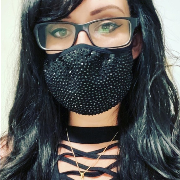 Meet your Posher, Ashley. Instagram: Ashtahfashion - Picture 1 of 7